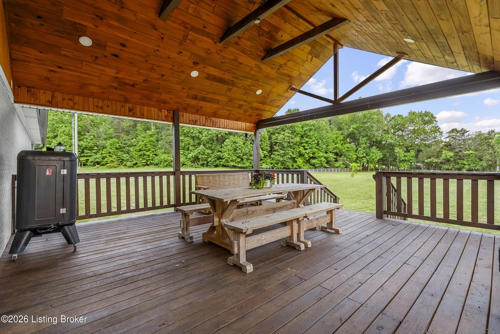 Photo of 6885 Cedar Grove Rd, Shepherdsville, KY 40165 (MLS # 1716313)