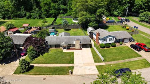 Photo of 9510 Shoshone Way, Louisville, KY 40258 (MLS # 1717302)