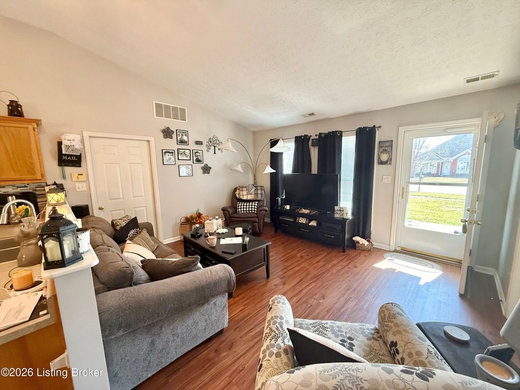 Photo of 494 Louise Way, Mt Washington, KY 40047 (MLS # 1710157)