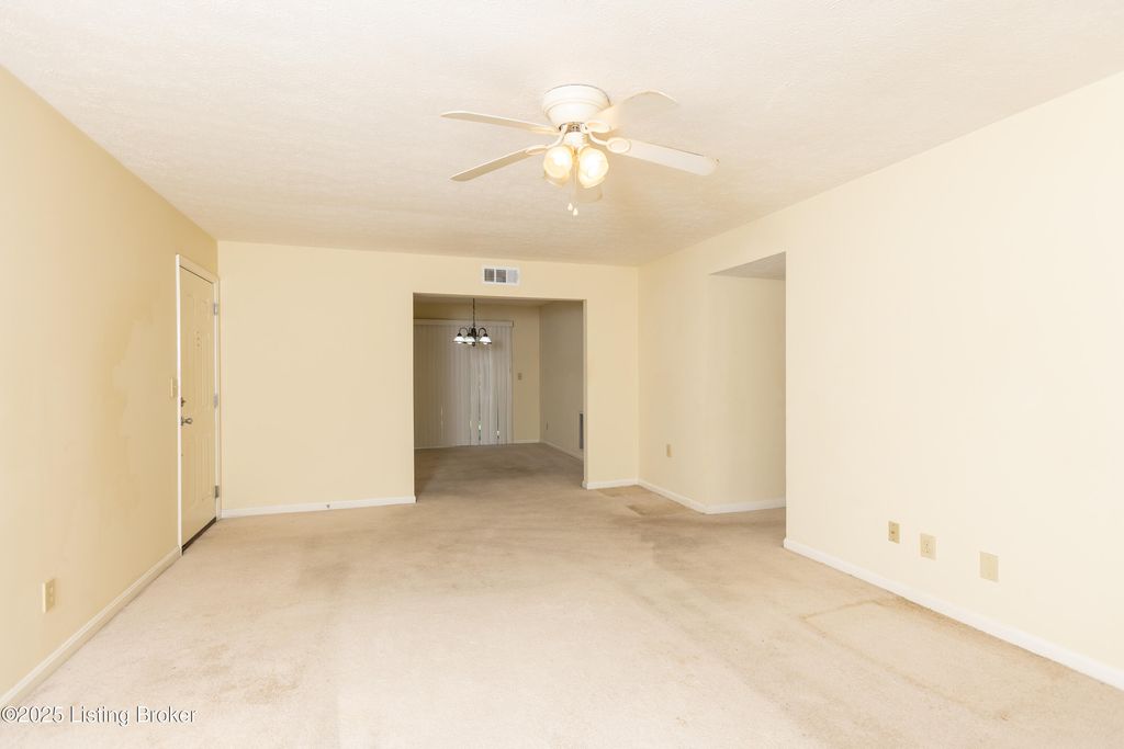 Photo of 4825 Westmar Terrace #UNIT 202, Louisville, KY 40222 (MLS # 1700188)