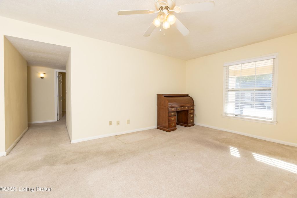 Photo of 4825 Westmar Terrace #UNIT 202, Louisville, KY 40222 (MLS # 1700188)