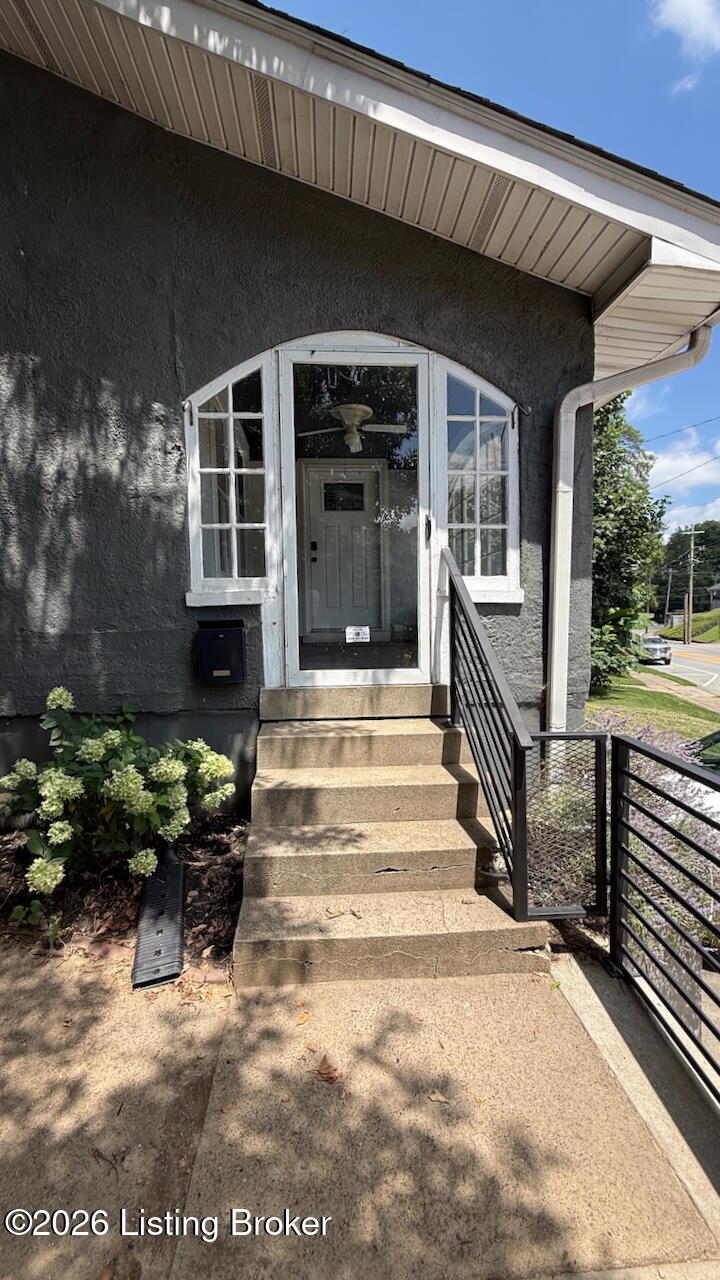 2213 Grinstead Dr