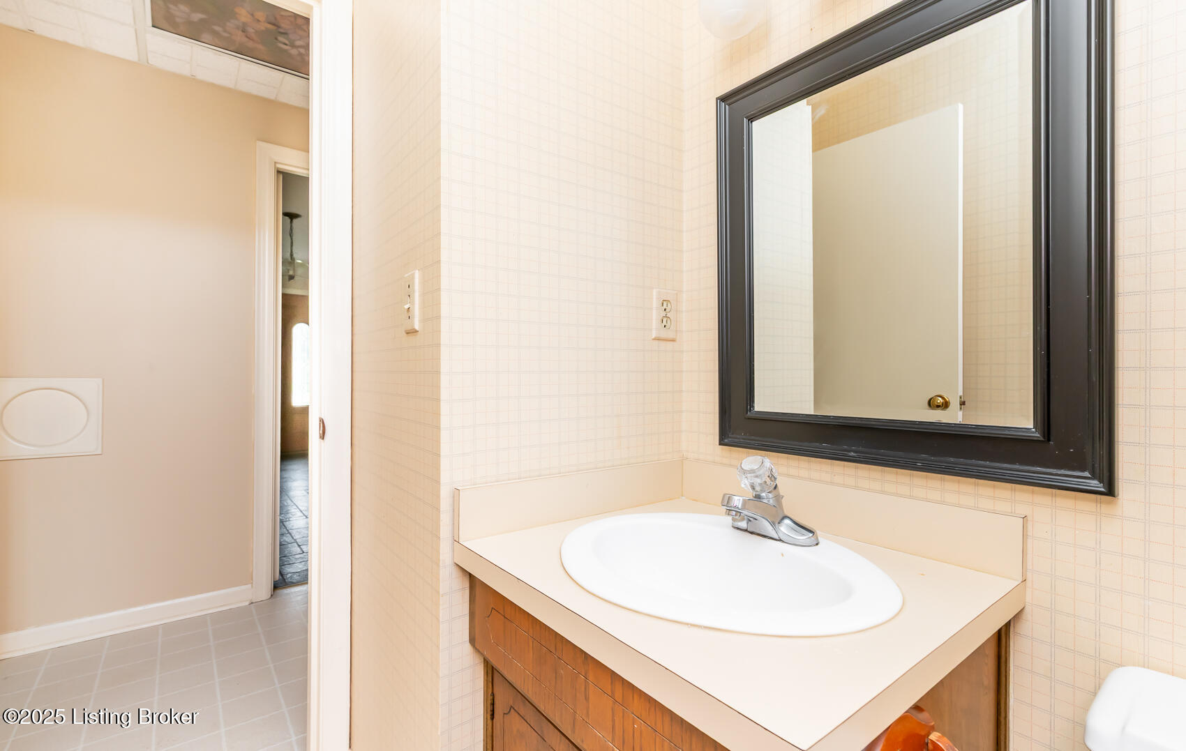 7212 Peppermill Ct, Louisville, Kentucky image 23
