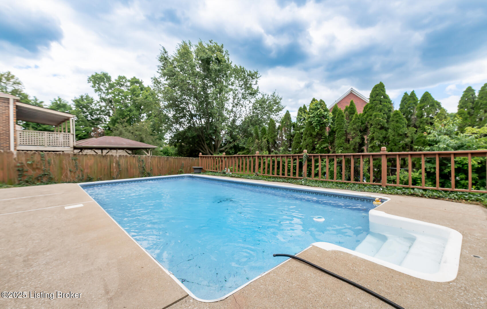7212 Peppermill Ct, Louisville, Kentucky image 6