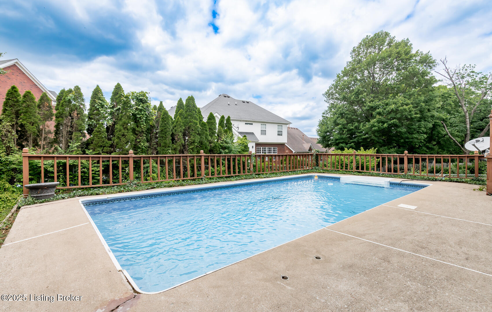 7212 Peppermill Ct, Louisville, Kentucky image 5