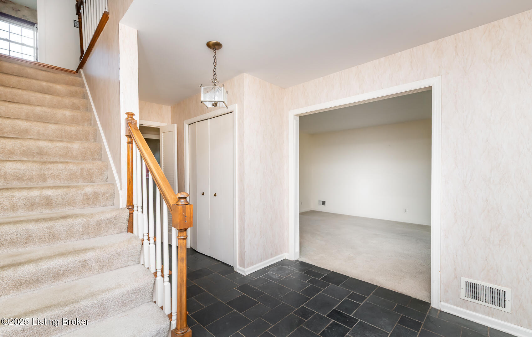 7212 Peppermill Ct, Louisville, Kentucky image 11