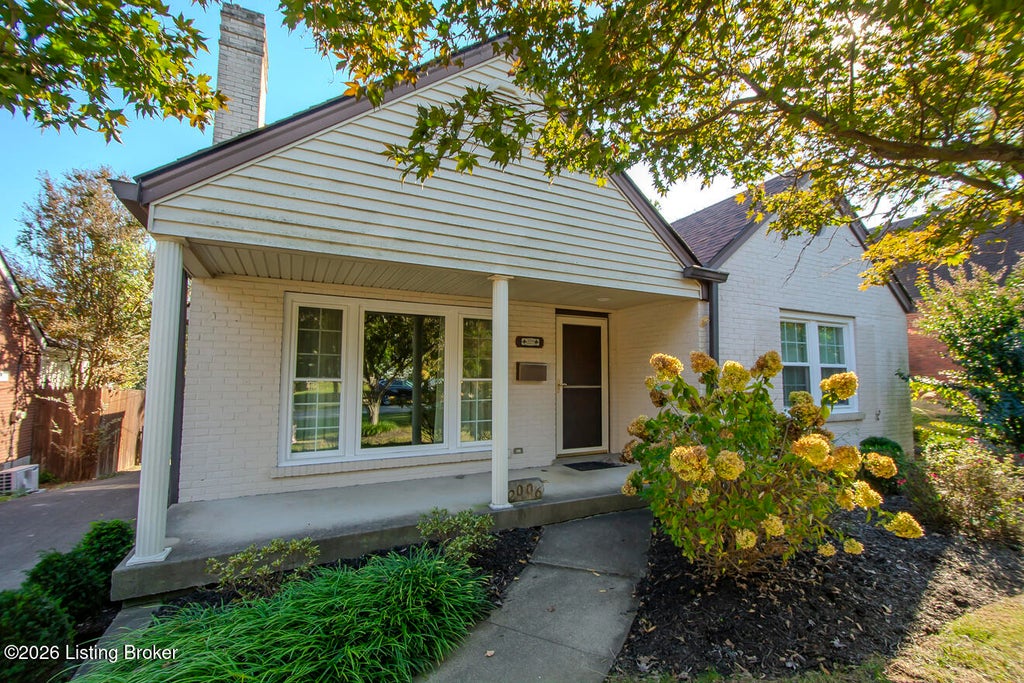 Photo of 2006 Winston Ave, Louisville, KY 40205 (MLS # 1733352)