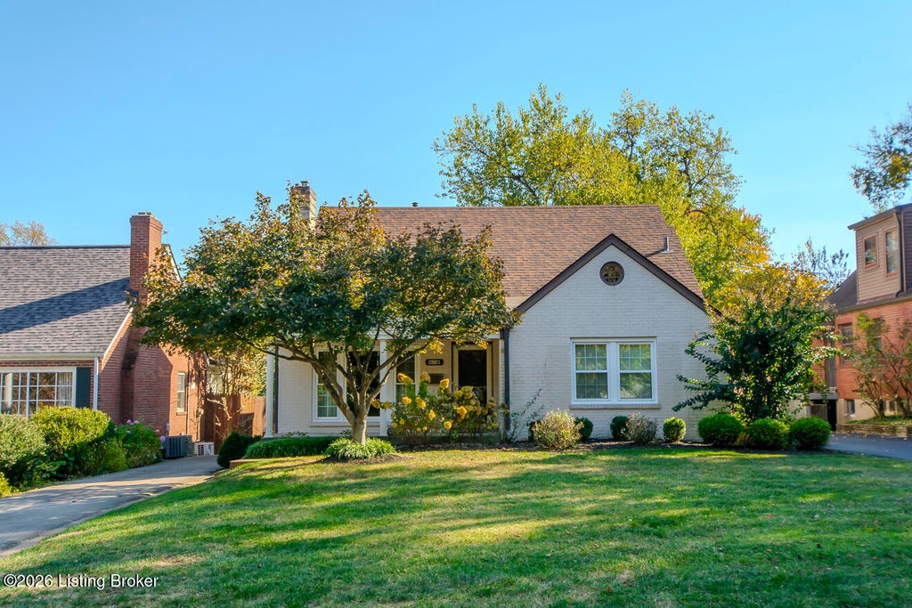 Photo of 2006 Winston Ave, Louisville, KY 40205 (MLS # 1733352)