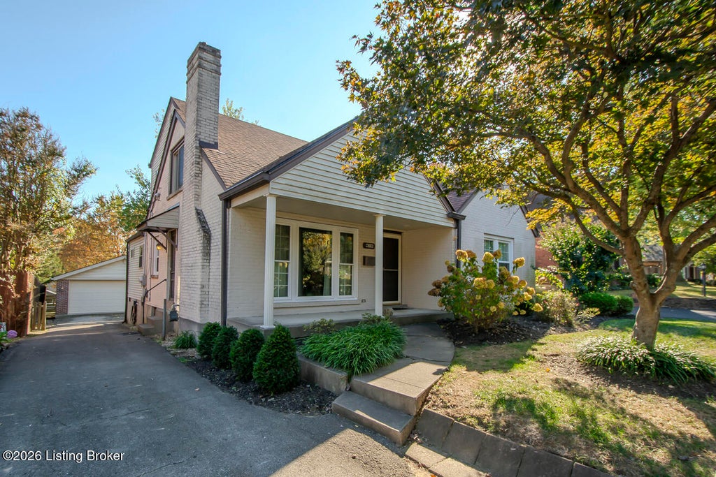 Photo of 2006 Winston Ave, Louisville, KY 40205 (MLS # 1733352)