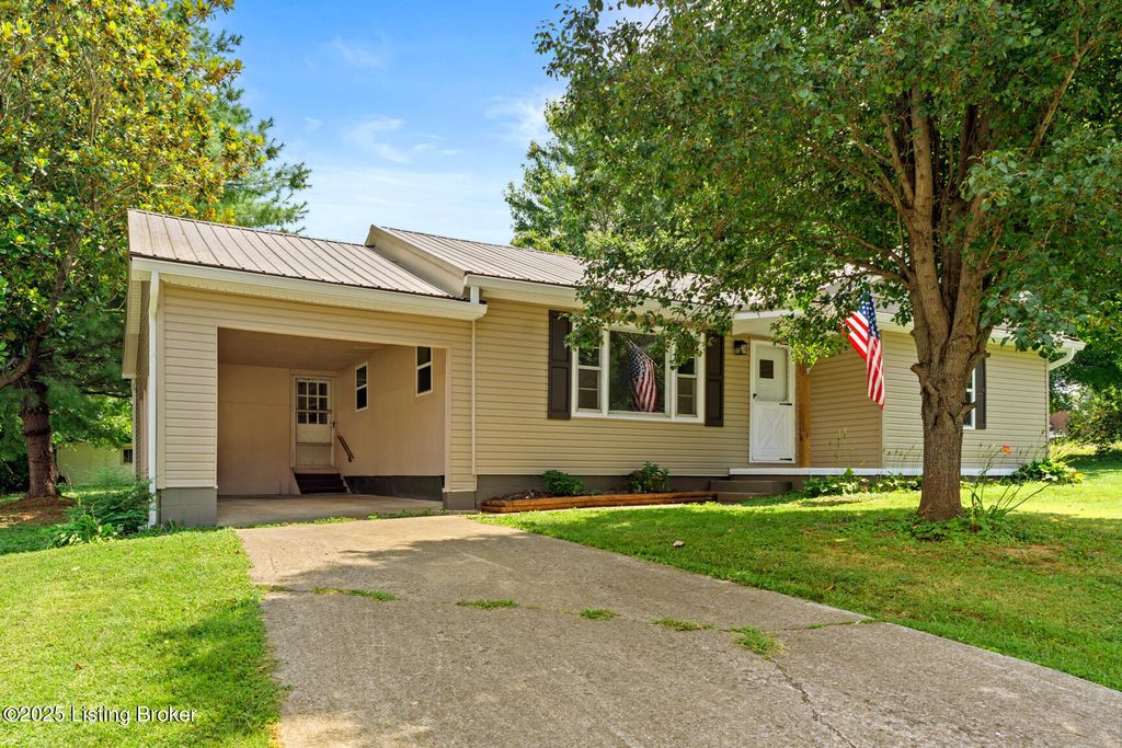 Photo of 213 N Woodlawn St, Irvington, KY 40146 (MLS # 1705877)