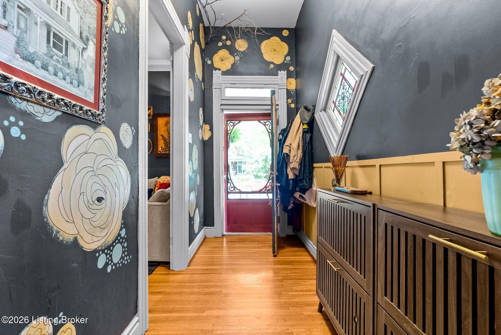 Photo of 107 Cornell Pl, Louisville, KY 40207 (MLS # 1718988)
