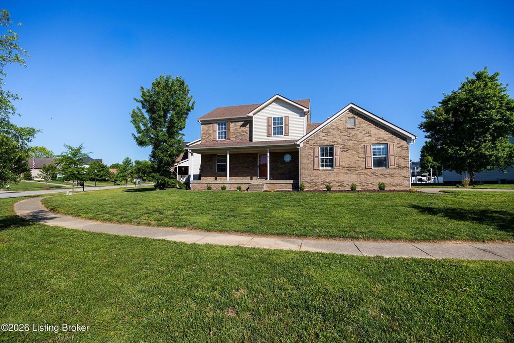 Photo of 6711 Cassidy Cir, Louisville, KY 40229 (MLS # 1717276)