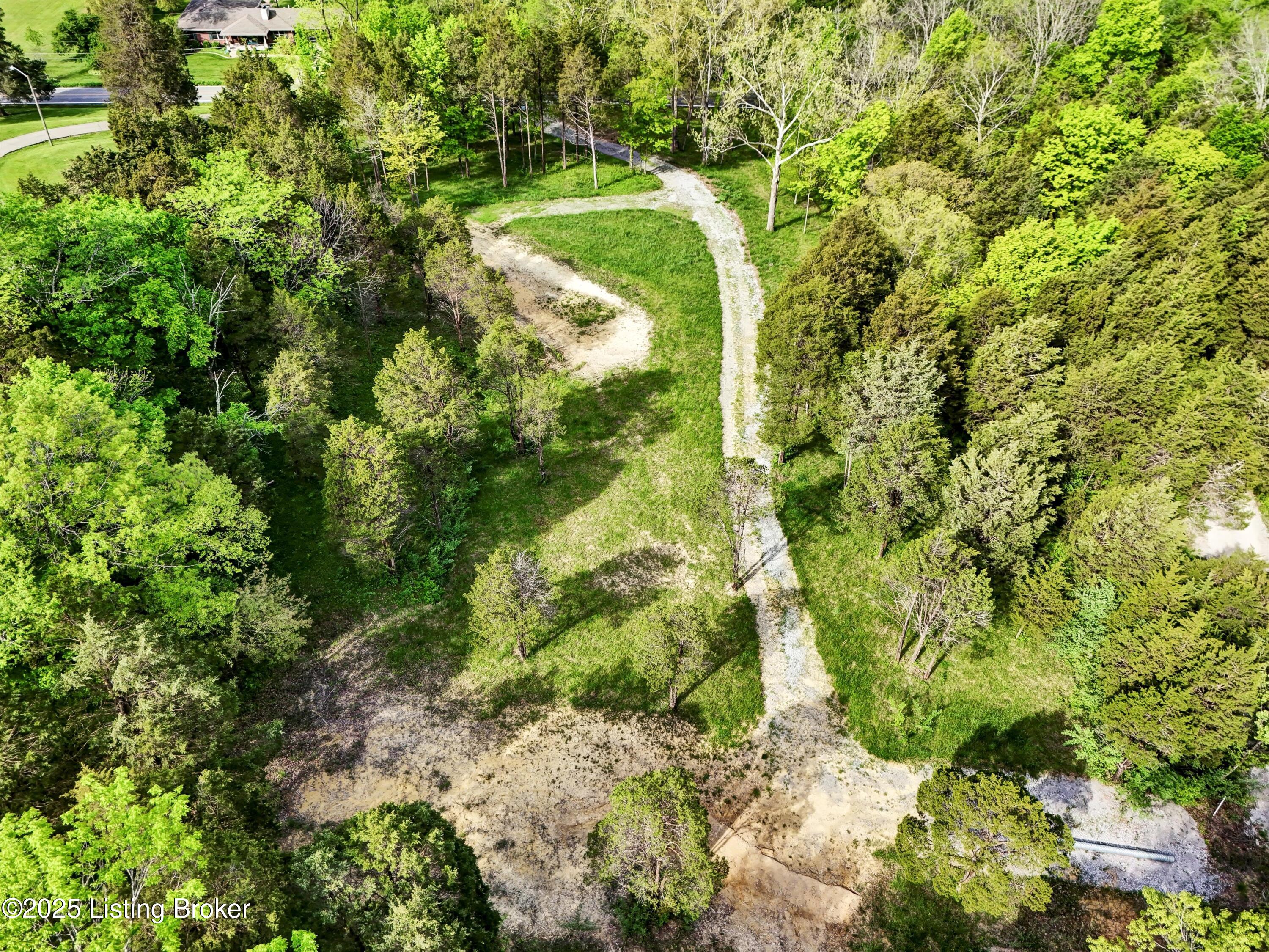 5601 Chenoweth Run Rd, Louisville, Kentucky image 1
