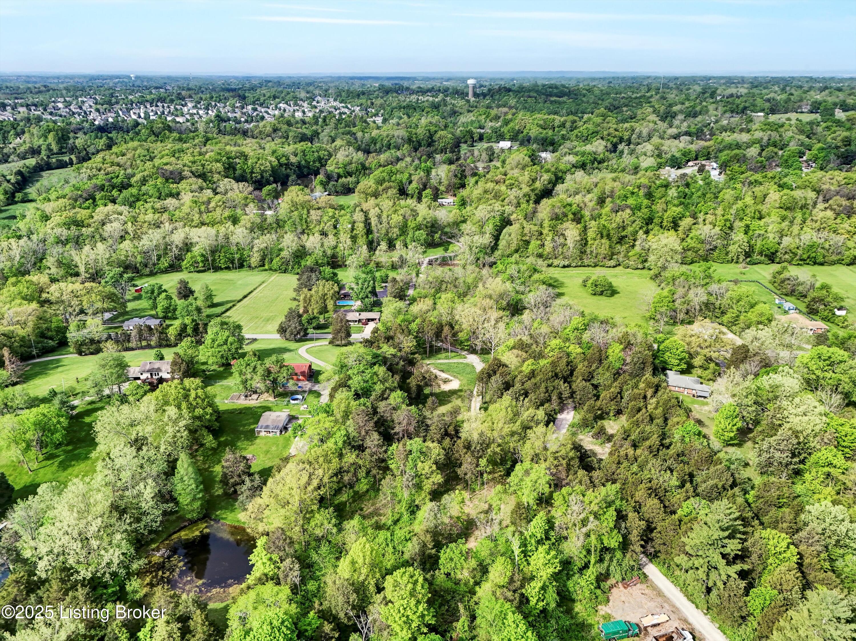 5601 Chenoweth Run Rd, Louisville, Kentucky image 9
