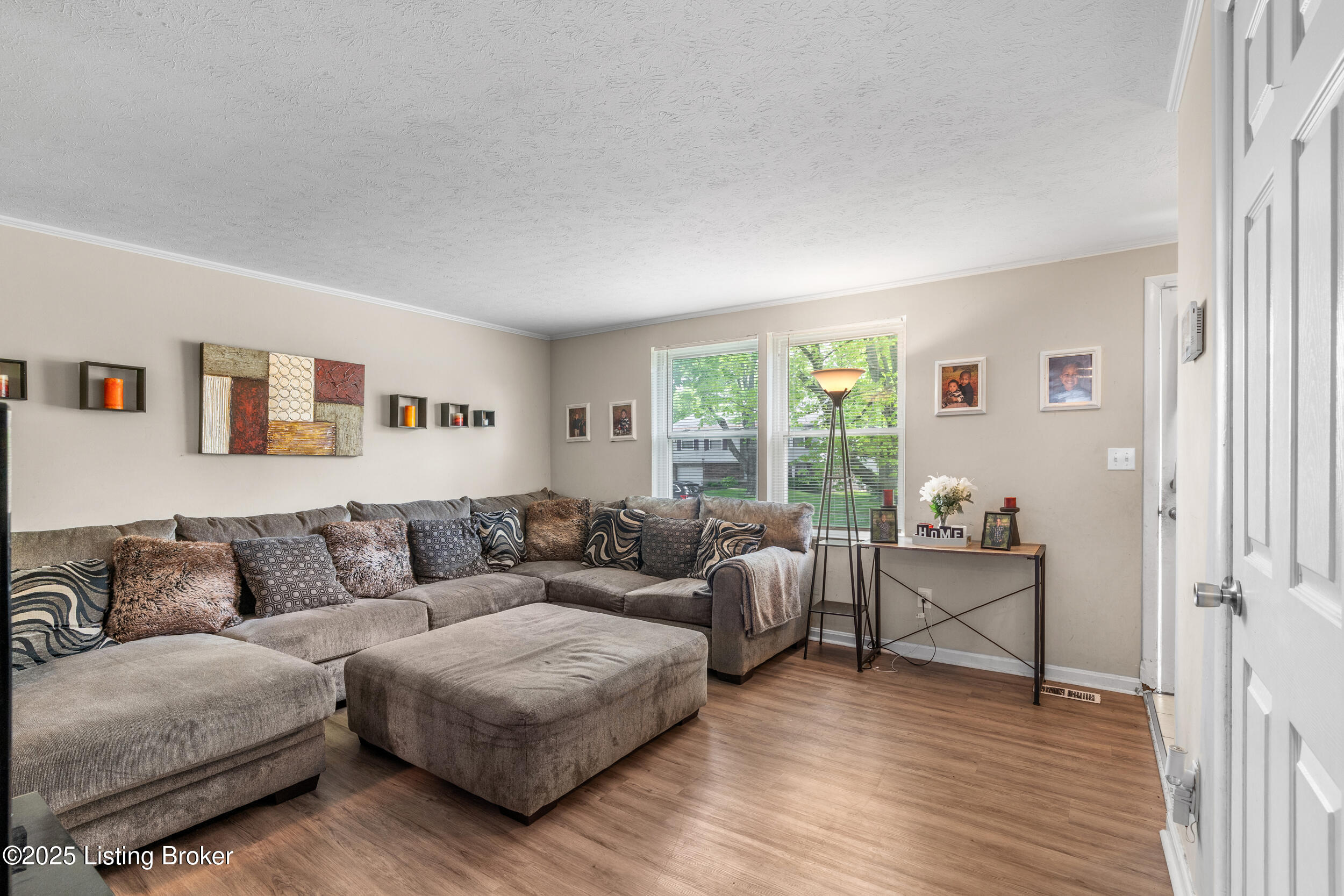 8808 Running Fox Cir, Louisville, Pennsylvania image 6