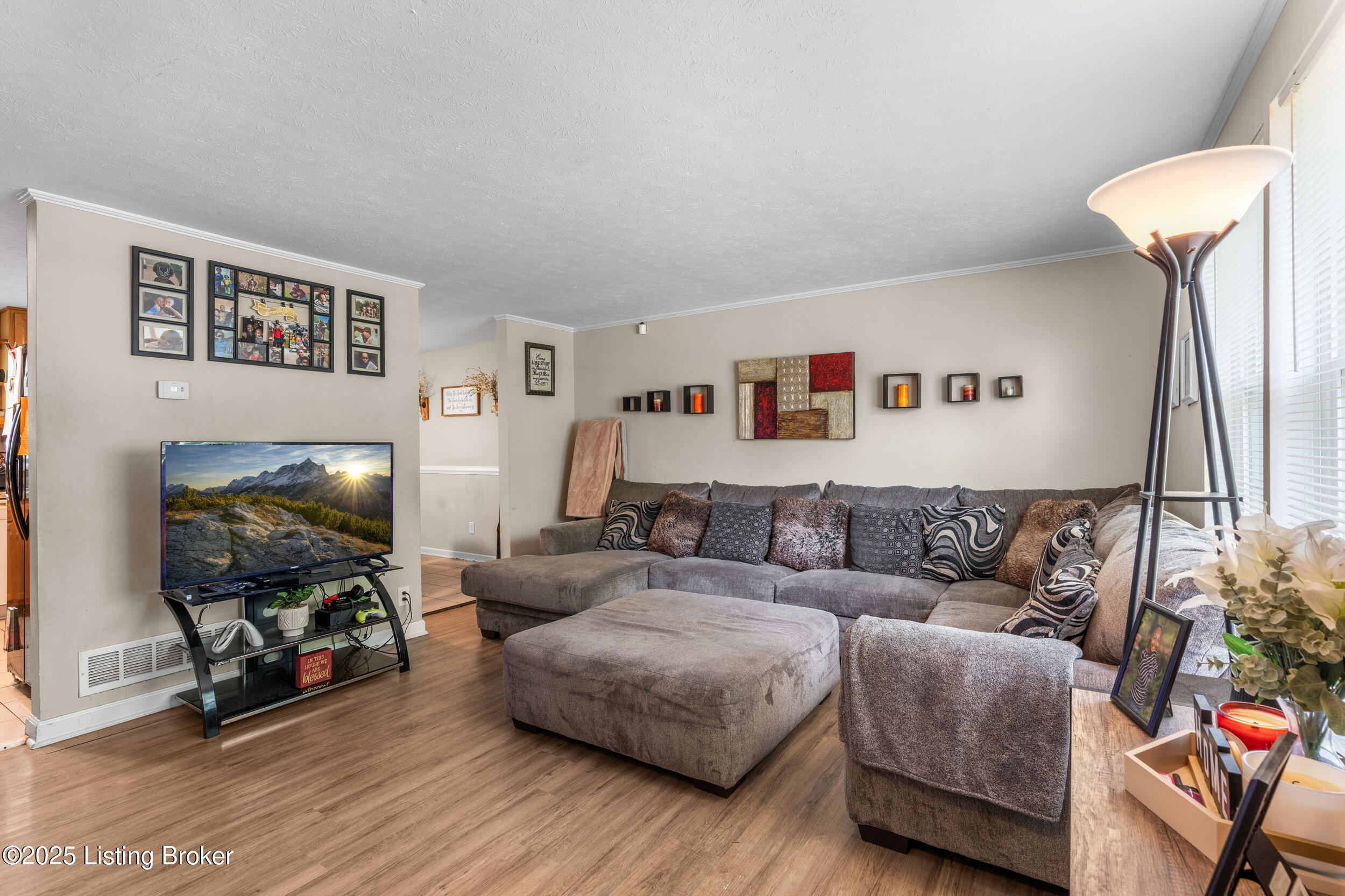 8808 Running Fox Cir, Louisville, Pennsylvania image 7