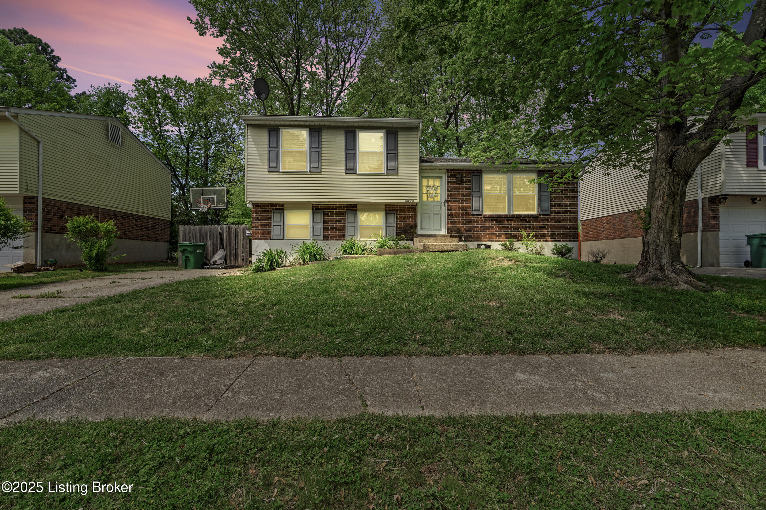 8808 Running Fox Cir, Louisville, Pennsylvania image 2