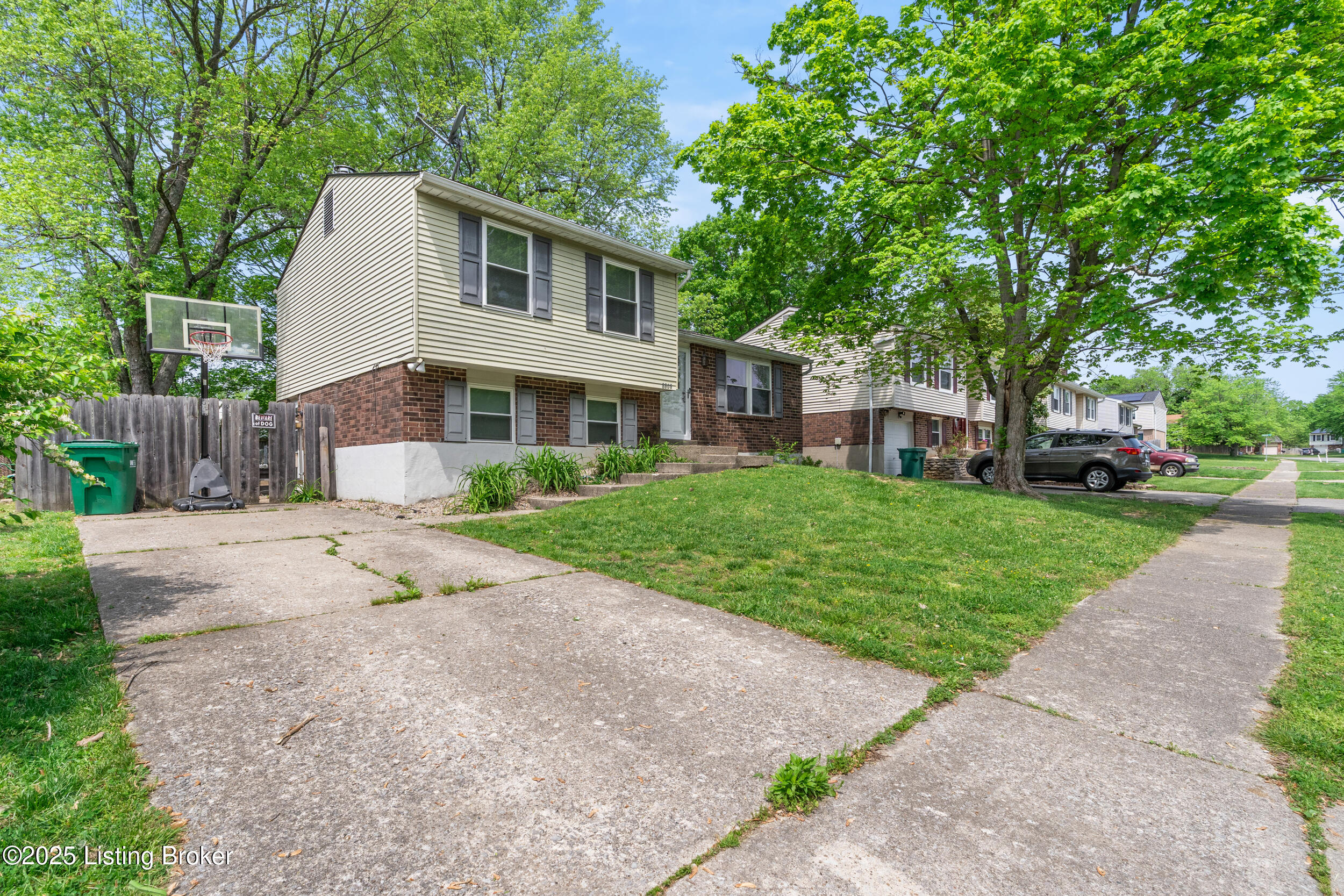 8808 Running Fox Cir, Louisville, Pennsylvania image 5