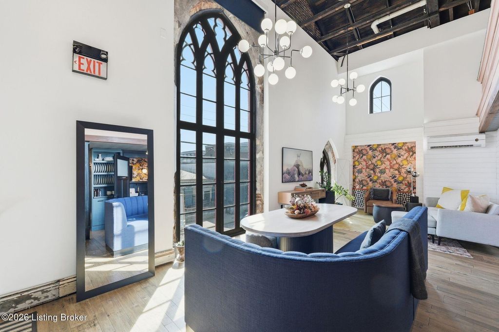 Photo of 218 &amp; 220 S Clay St, Louisville, KY 40202 (MLS # 1714001)