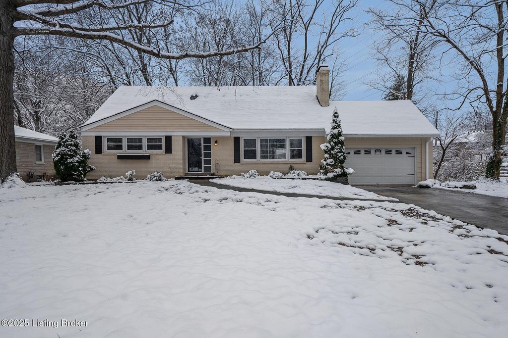 Photo of 4324 Foeburn Ln, Louisville, KY 40207 (MLS # 1705159)