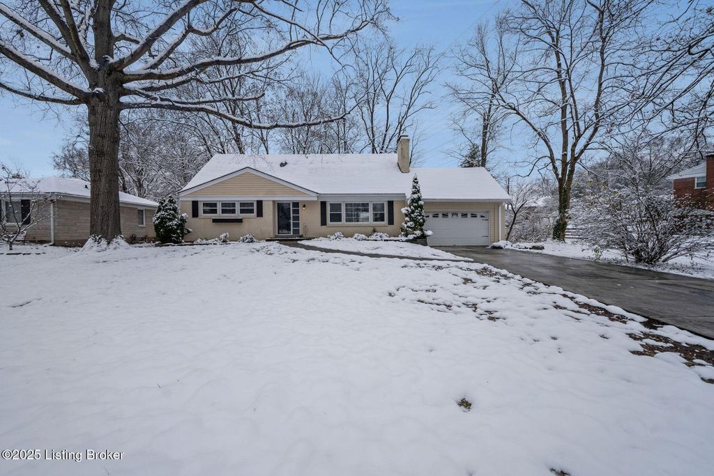 Photo of 4324 Foeburn Ln, Louisville, KY 40207 (MLS # 1705159)