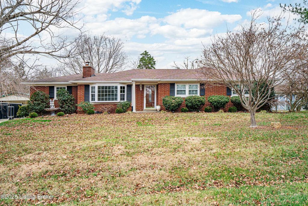 Photo of 6505 Sherlock Way, Louisville, KY 40228 (MLS # 1705278)