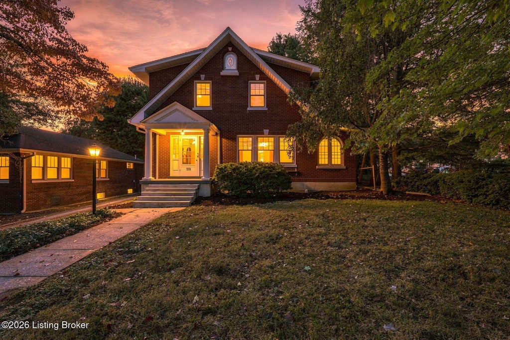 Photo of 1131 Audubon Pkwy, Louisville, KY 40213 (MLS # 1729890)