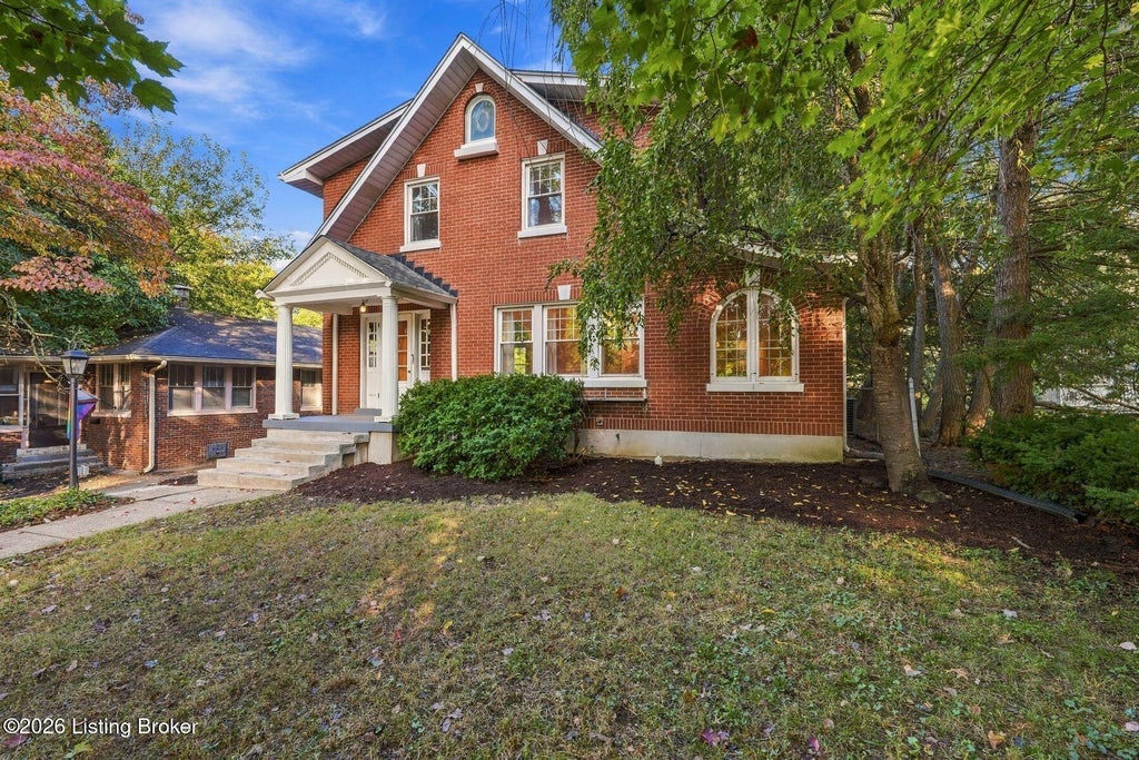 Photo of 1131 Audubon Pkwy, Louisville, KY 40213 (MLS # 1729890)