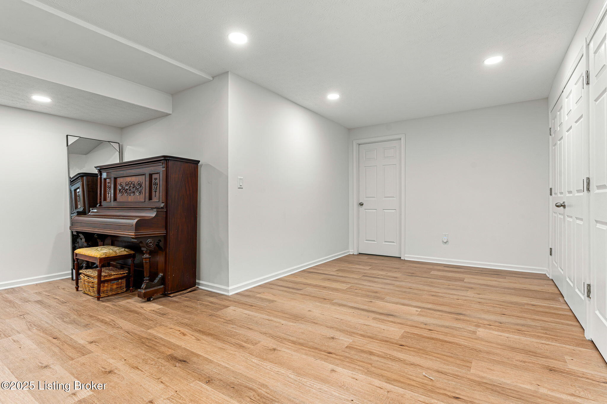 4640 Grand Dell Dr, Crestwood, Kentucky image 33