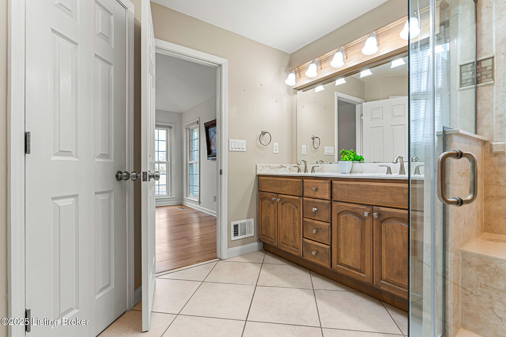 4640 Grand Dell Dr, Crestwood, Kentucky image 22