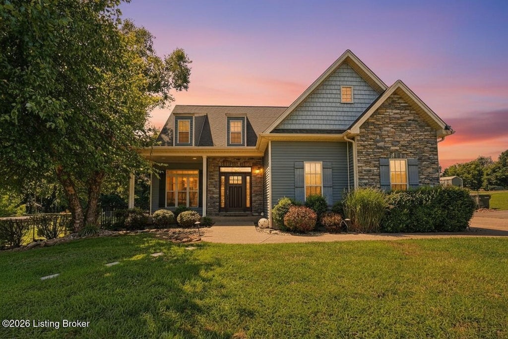 Photo of 966 E Main St, Vine Grove, KY 40175 (MLS # 1727400)