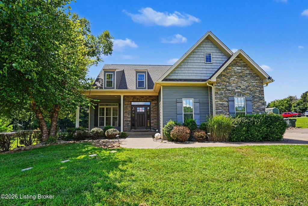 Photo of 966 E Main St, Vine Grove, KY 40175 (MLS # 1727400)