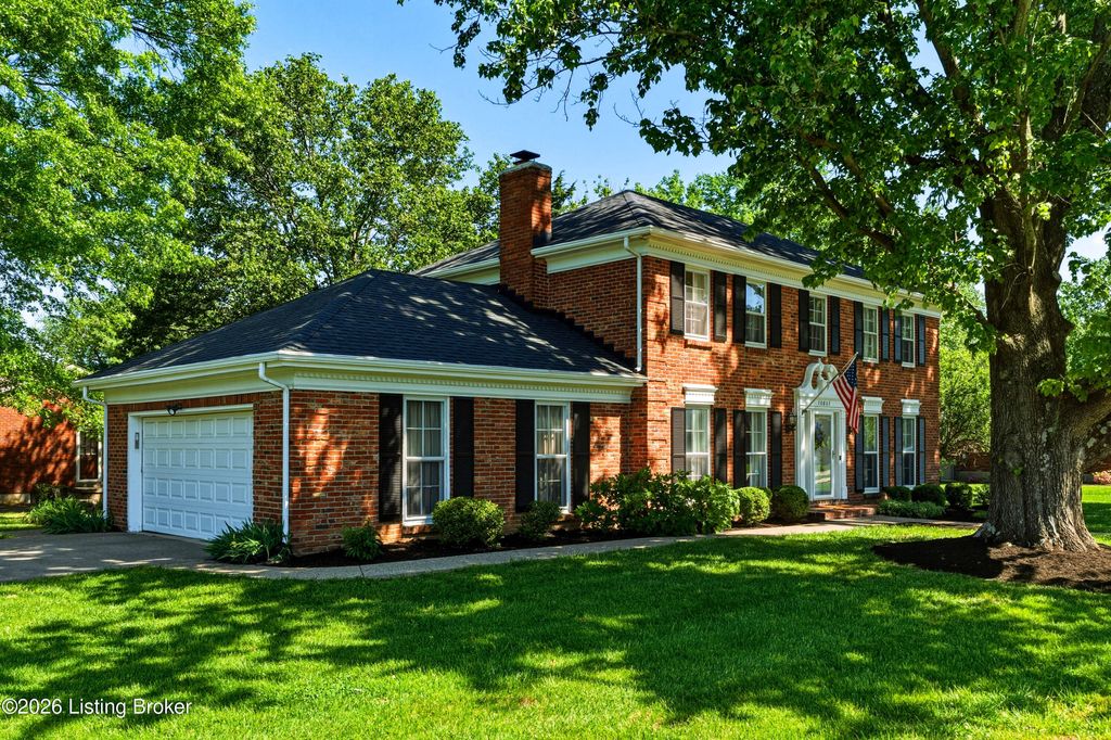 Photo of 10801 Tattenham Ln, Douglass Hills, KY 40243 (MLS # 1715058)