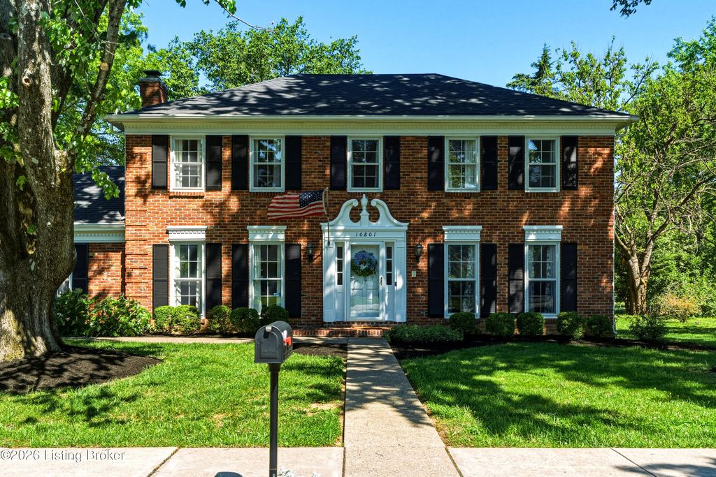 Photo of 10801 Tattenham Ln, Douglass Hills, KY 40243 (MLS # 1715058)