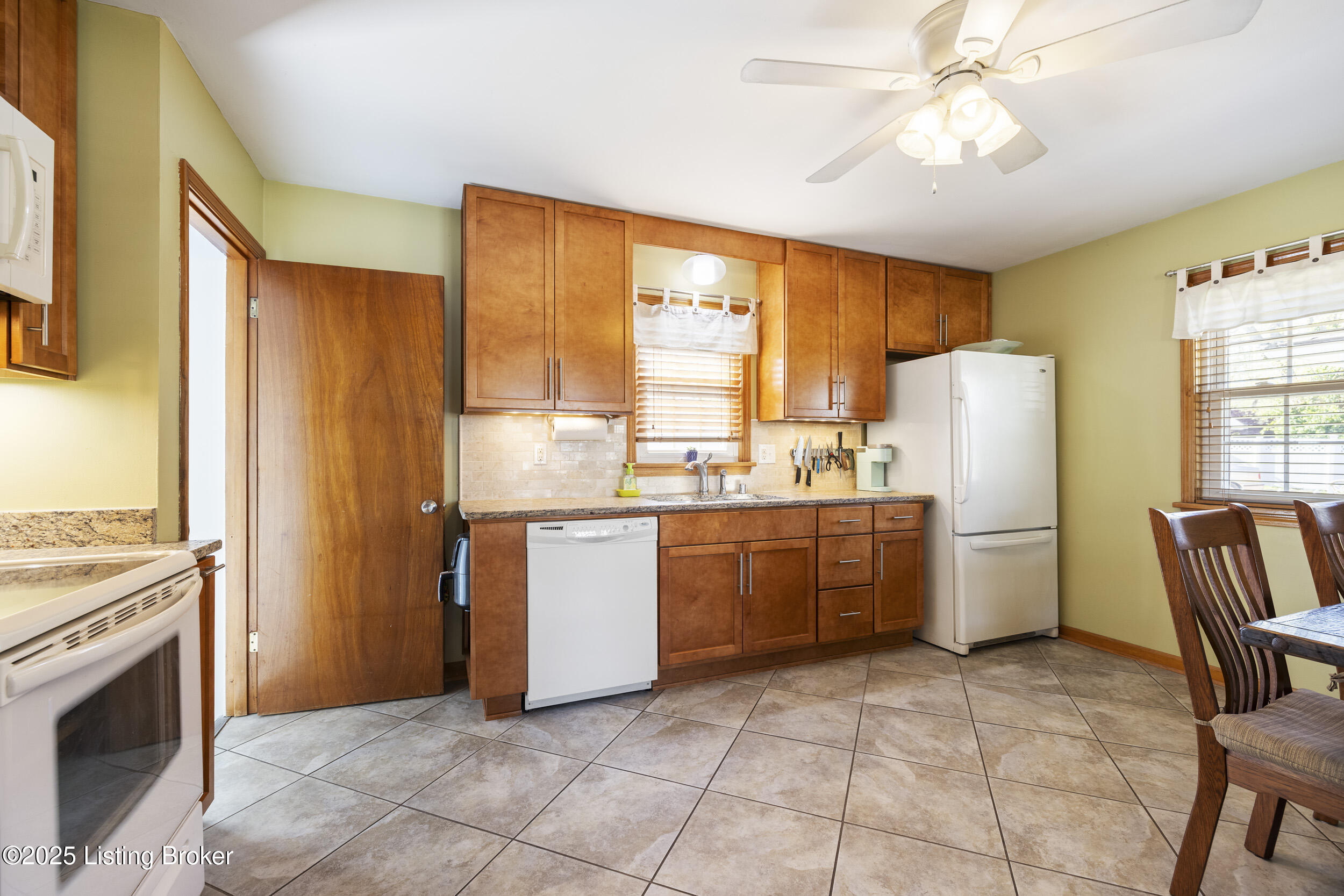8113 Michael Ray Dr, Louisville, Pennsylvania image 15