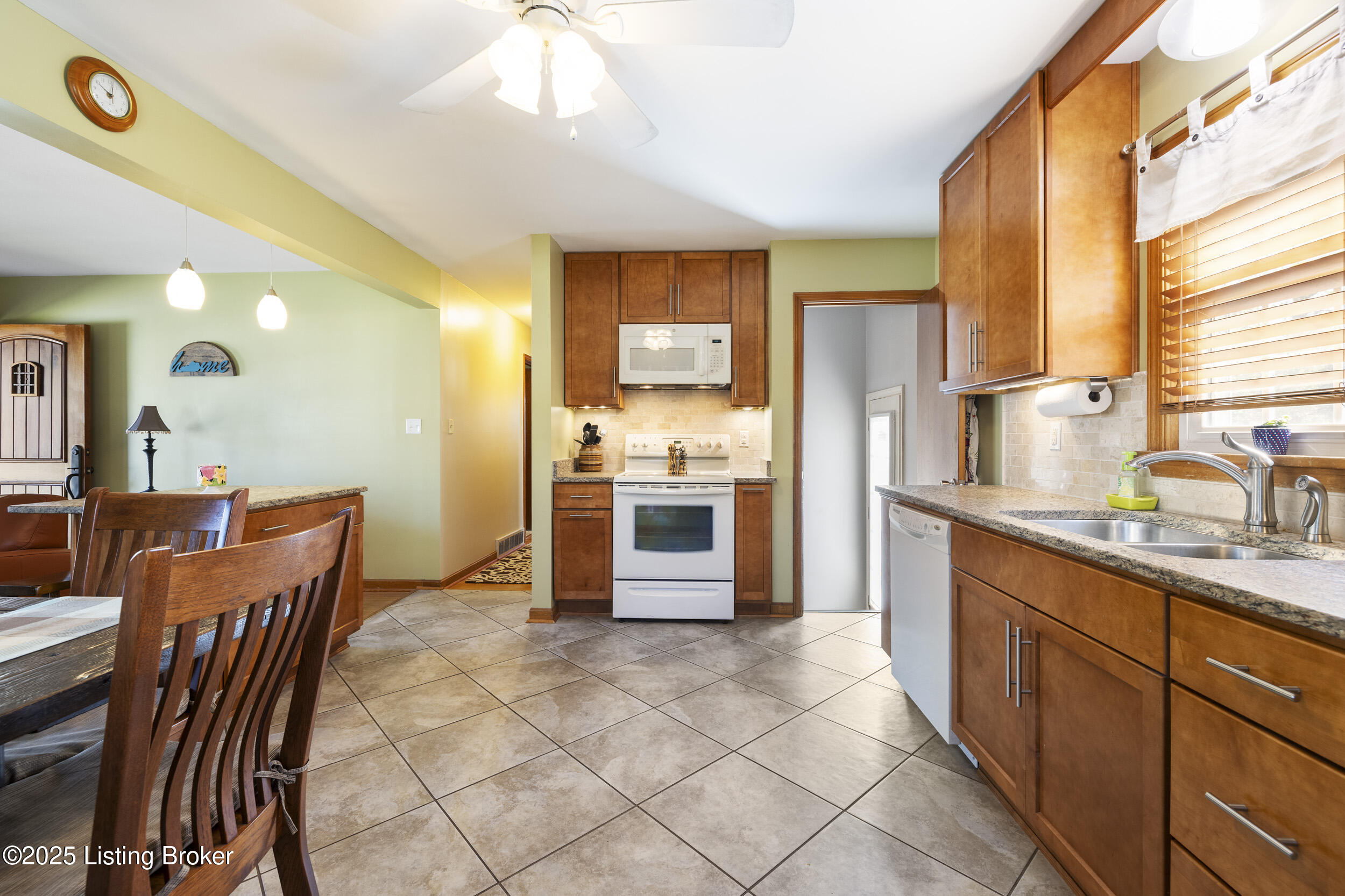 8113 Michael Ray Dr, Louisville, Pennsylvania image 18