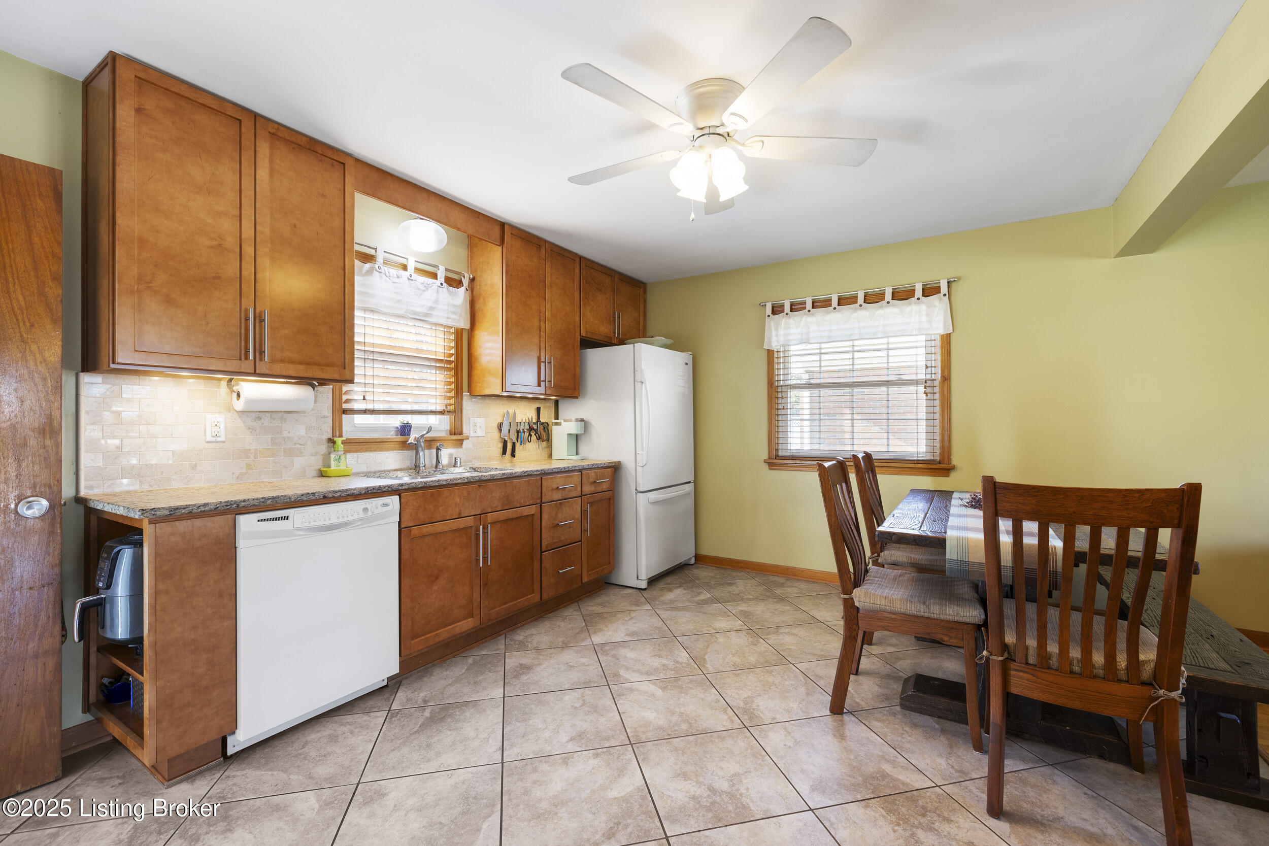 8113 Michael Ray Dr, Louisville, Pennsylvania image 16
