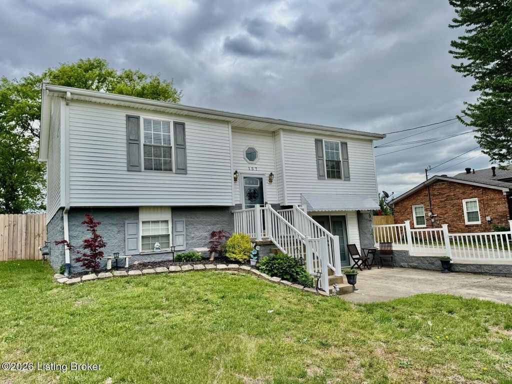 Photo of 157 Alpine Dr, Lebanon, KY 40033 (MLS # 1714464)