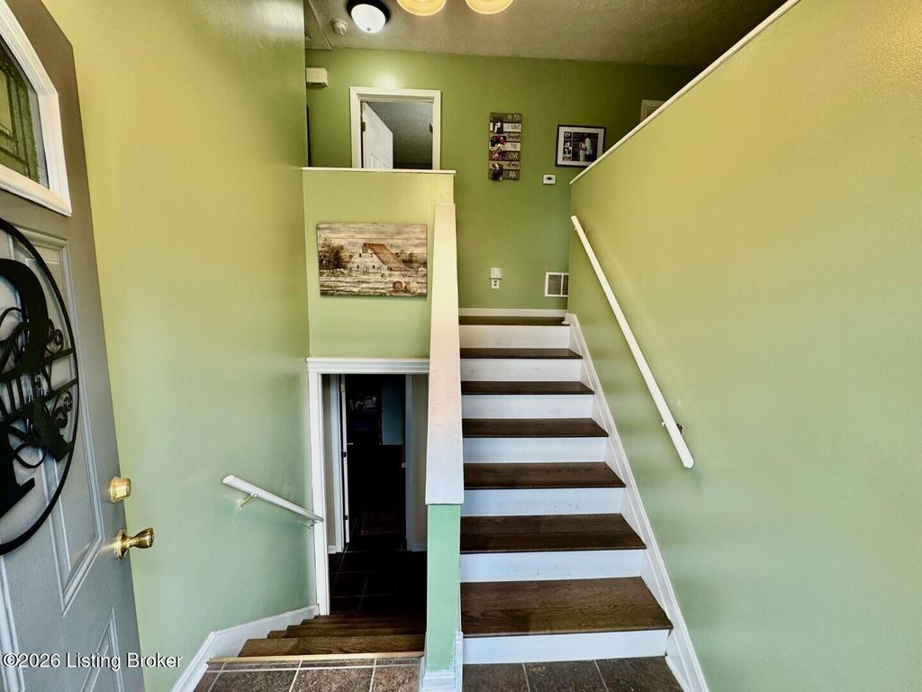 Photo of 157 Alpine Dr, Lebanon, KY 40033 (MLS # 1714464)