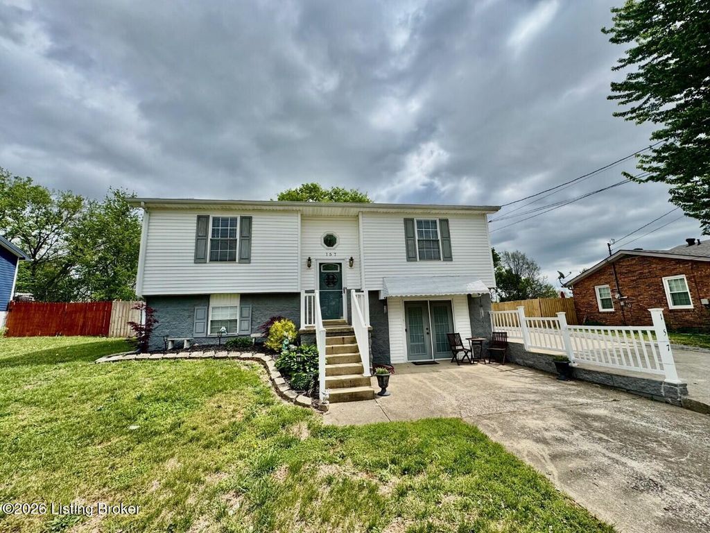 Photo of 157 Alpine Dr, Lebanon, KY 40033 (MLS # 1714464)