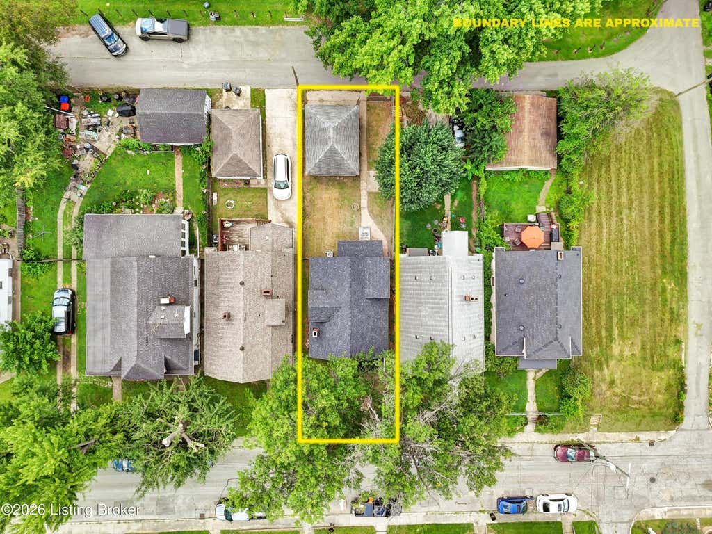 Photo of 420 E Lee St, Louisville, KY 40217 (MLS # 1723465)