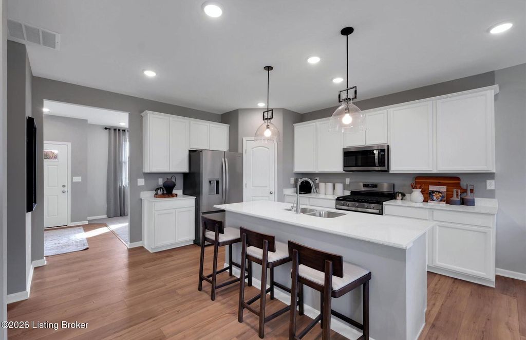 Photo of 6518 Fair Ridge Ln, Louisville, KY 40291 (MLS # 1708171)