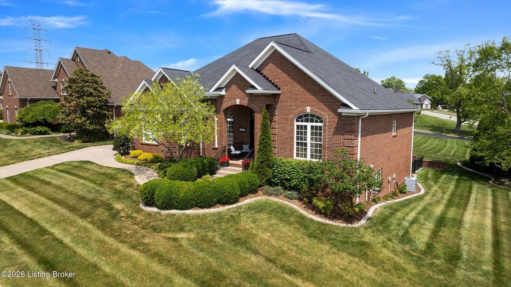 Photo of 12705 Glengate Pl, Louisville, KY 40299 (MLS # 1715404)