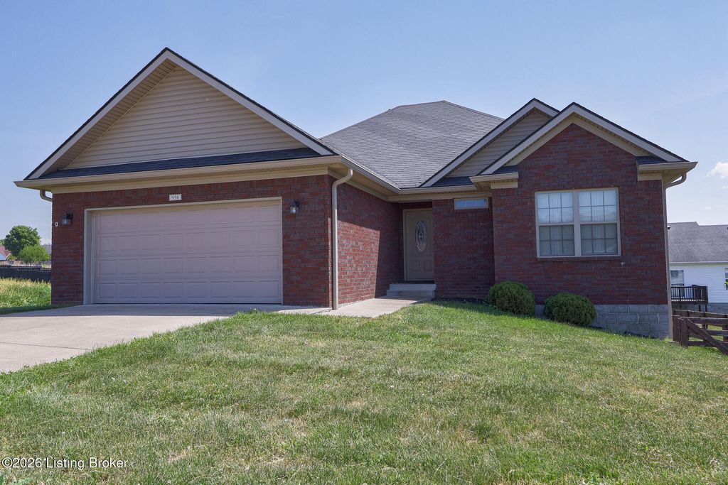 Photo of 956 Thoroughbred Rd, Shelbyville, KY 40065 (MLS # 1715631)