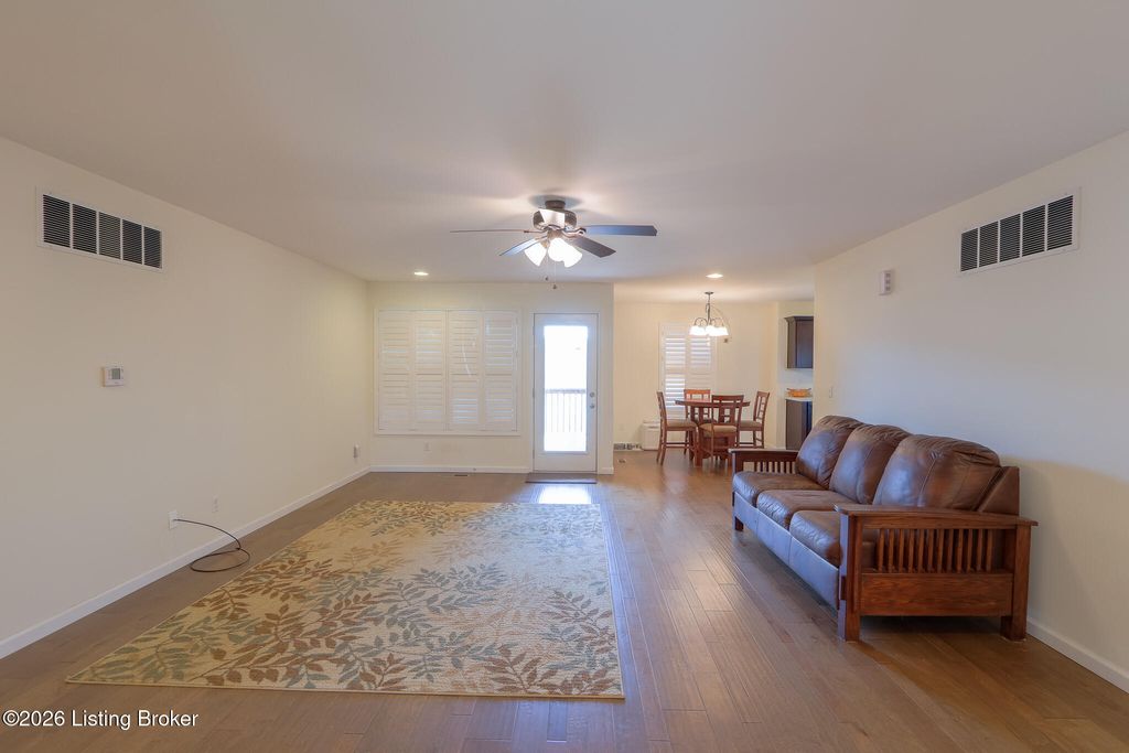 Photo of 956 Thoroughbred Rd, Shelbyville, KY 40065 (MLS # 1715631)