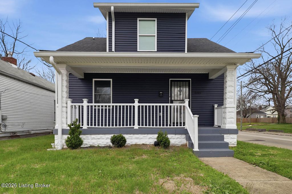 Photo of 2201 Dumesnil St, Louisville, KY 40210 (MLS # 1712068)