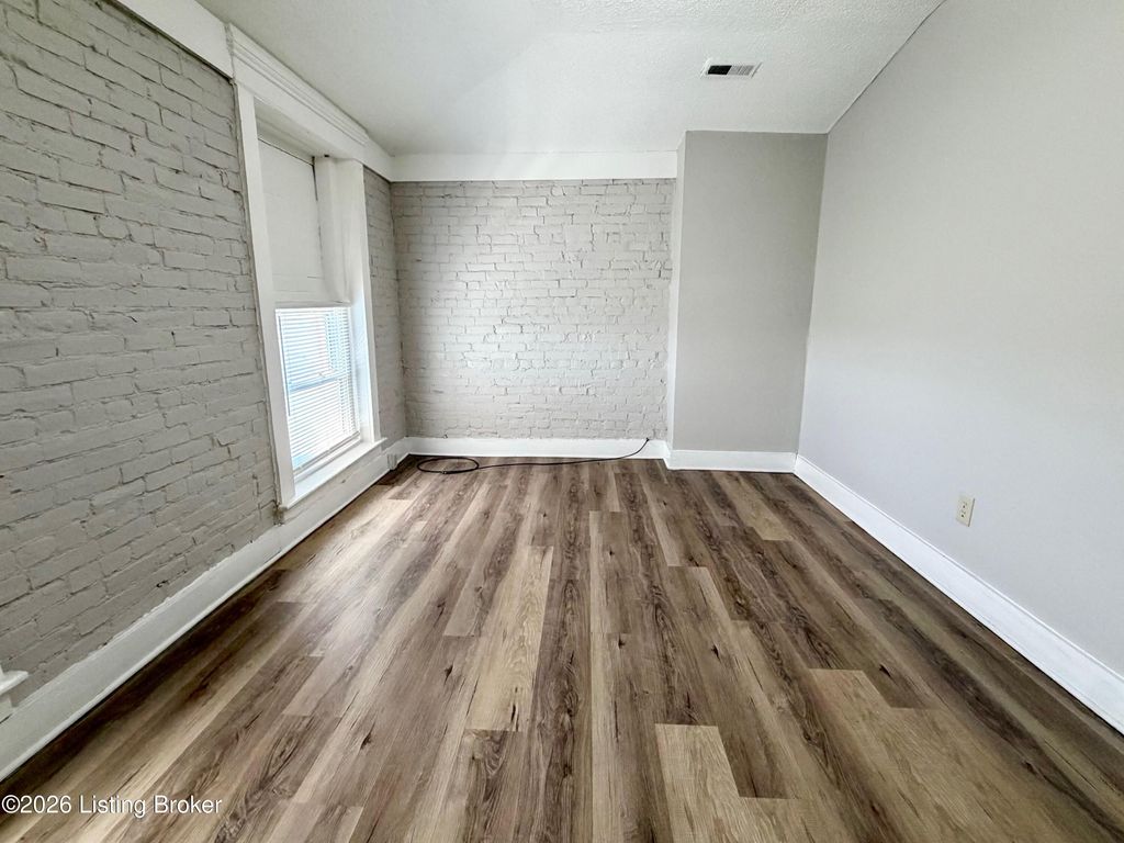 Photo of 1507 W Jefferson St #3, Louisville, KY 40203 (MLS # 1714973)