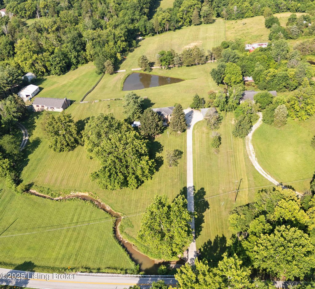 Photo of 6706 Payton Ln, Crestwood, KY 40014 (MLS # 1691248)