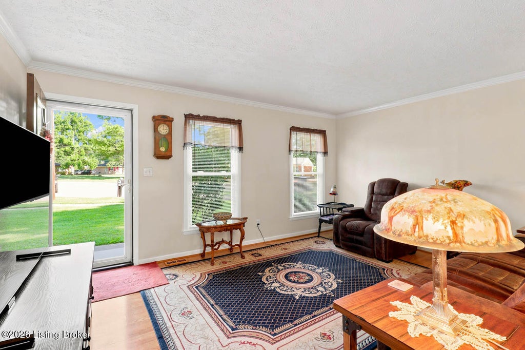 Photo of 7000 Cochise Ct, Louisville, KY 40258 (MLS # 1721718)