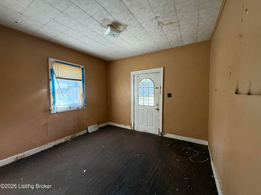 Photo of 1243 Arcade Ave, Louisville, KY 40215 (MLS # 1709939)